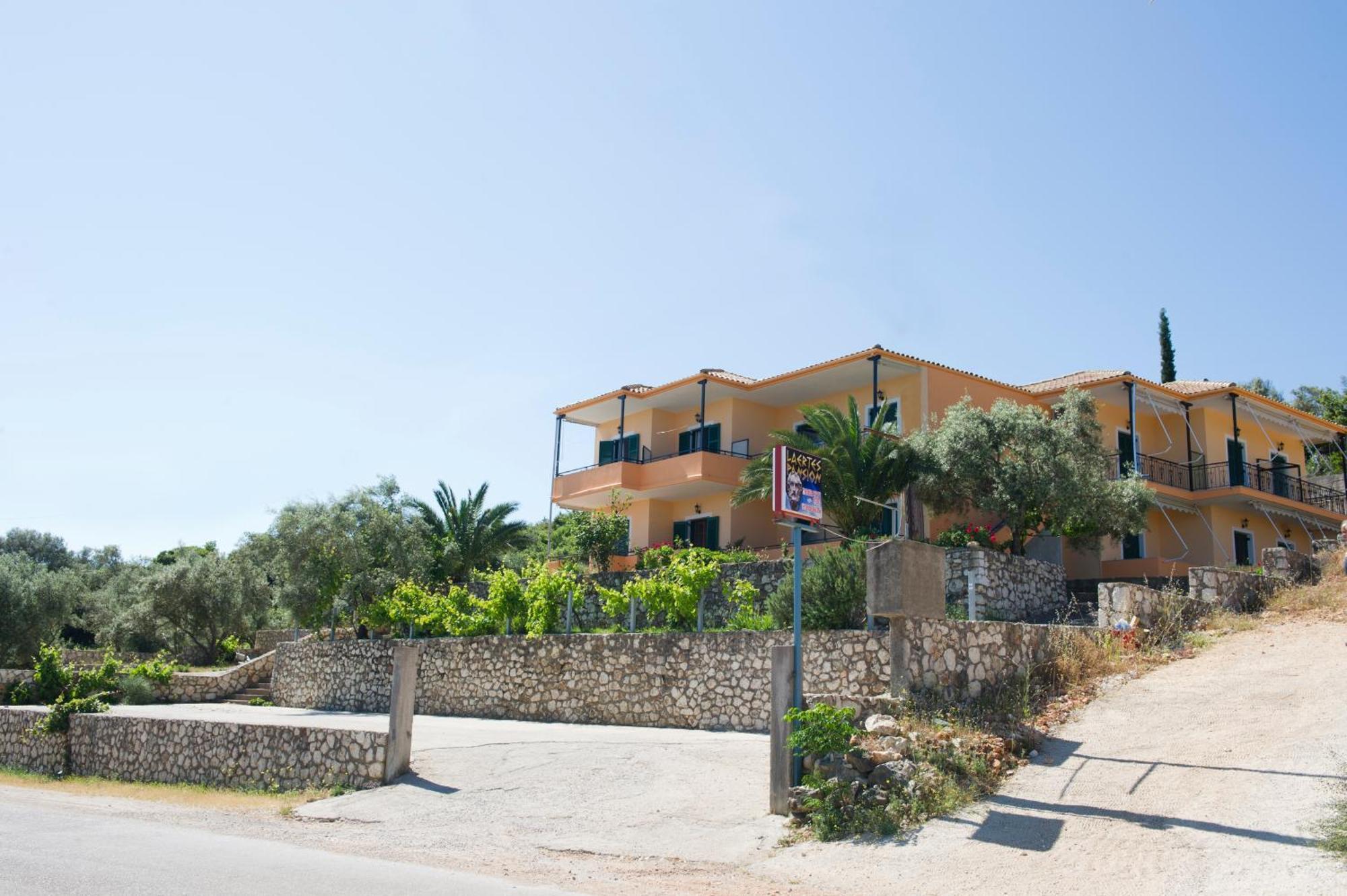 Pansion Laertes Apartment Tsoukaladhes Exterior photo